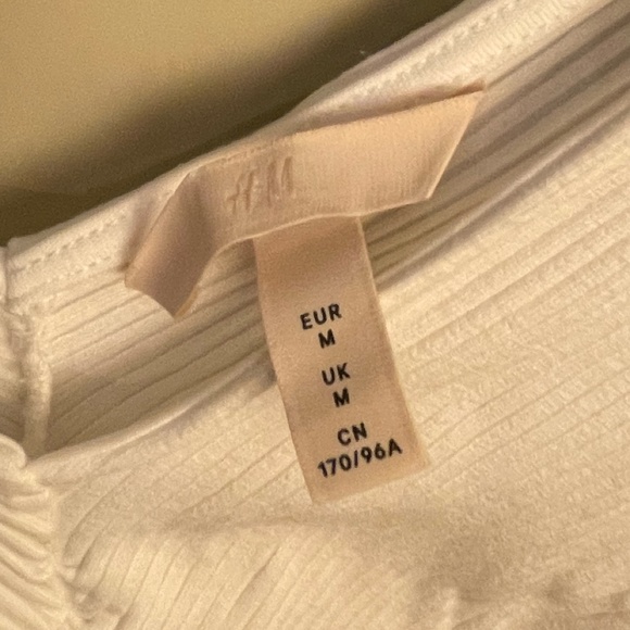 H&M Ribbed Long Sleeve Bunch Top - Picture 3 of 3